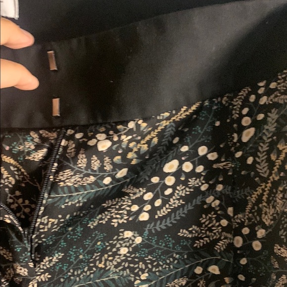 LOFT Black and Cream Patterned Pants - Picture 5 of 9